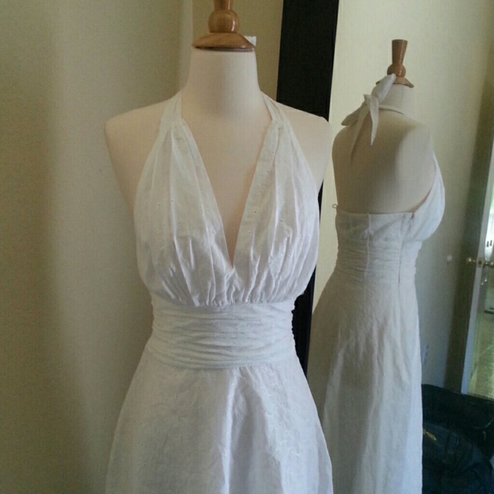 White dress - Picture 3 of 3
